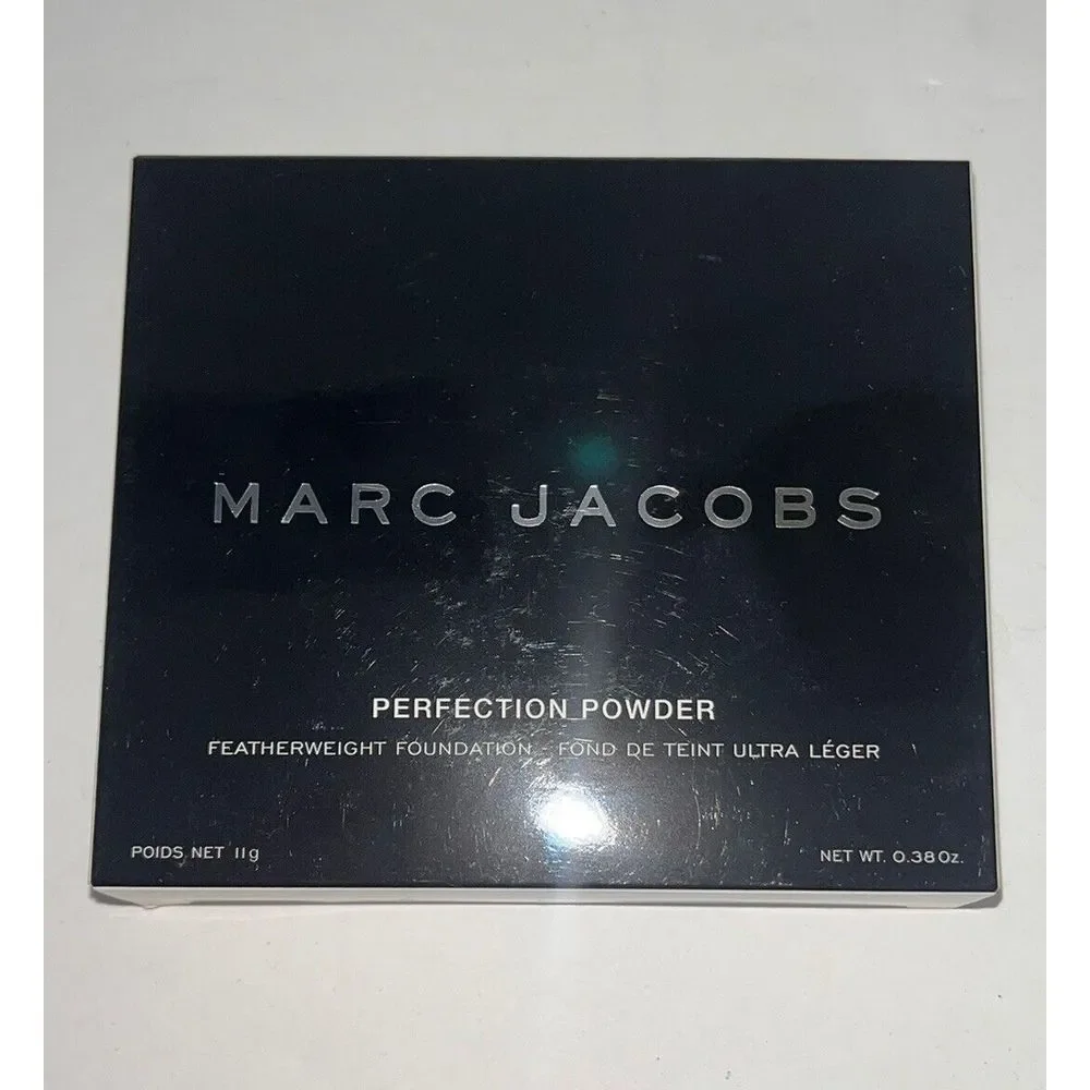 Marc Jacobs 200 IVORY Bisque Perfection Powder‎ Featherweight Foundation 0.38 oz